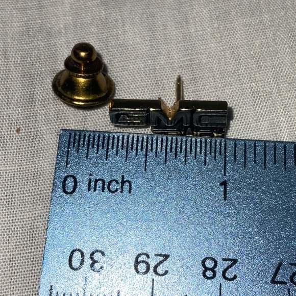 Vintage GMC Truck Tie Pin Clip - Picture 3 of 4